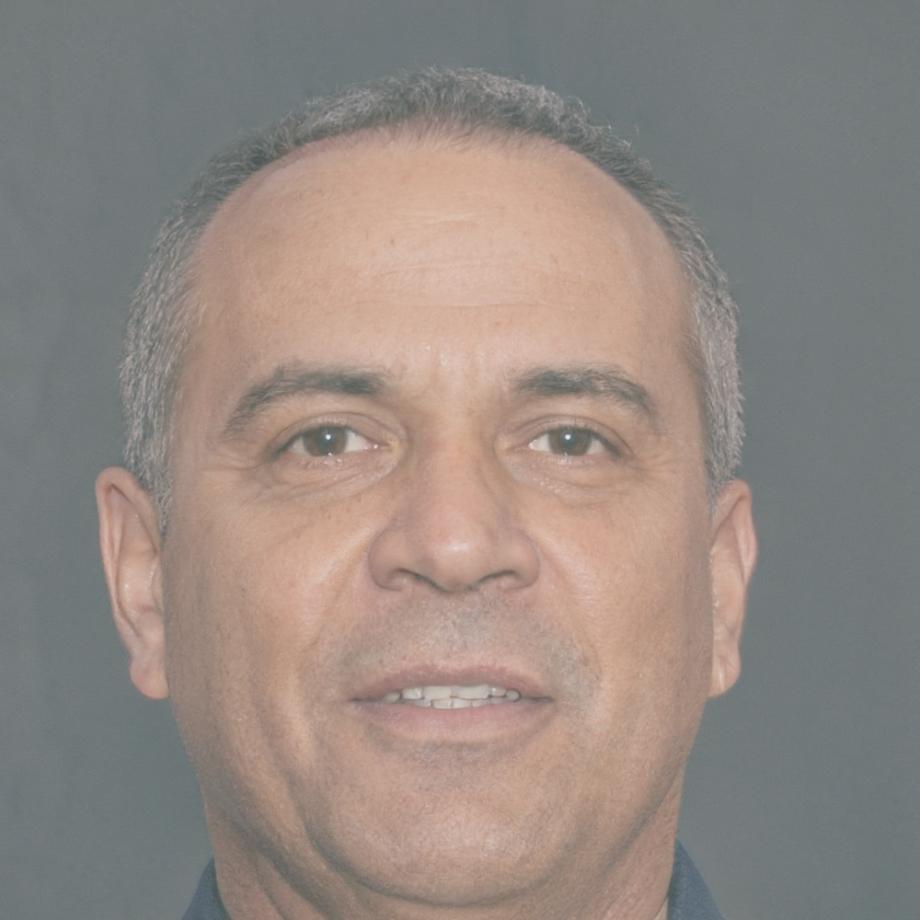 Carlos Mendoza, Director Financiero